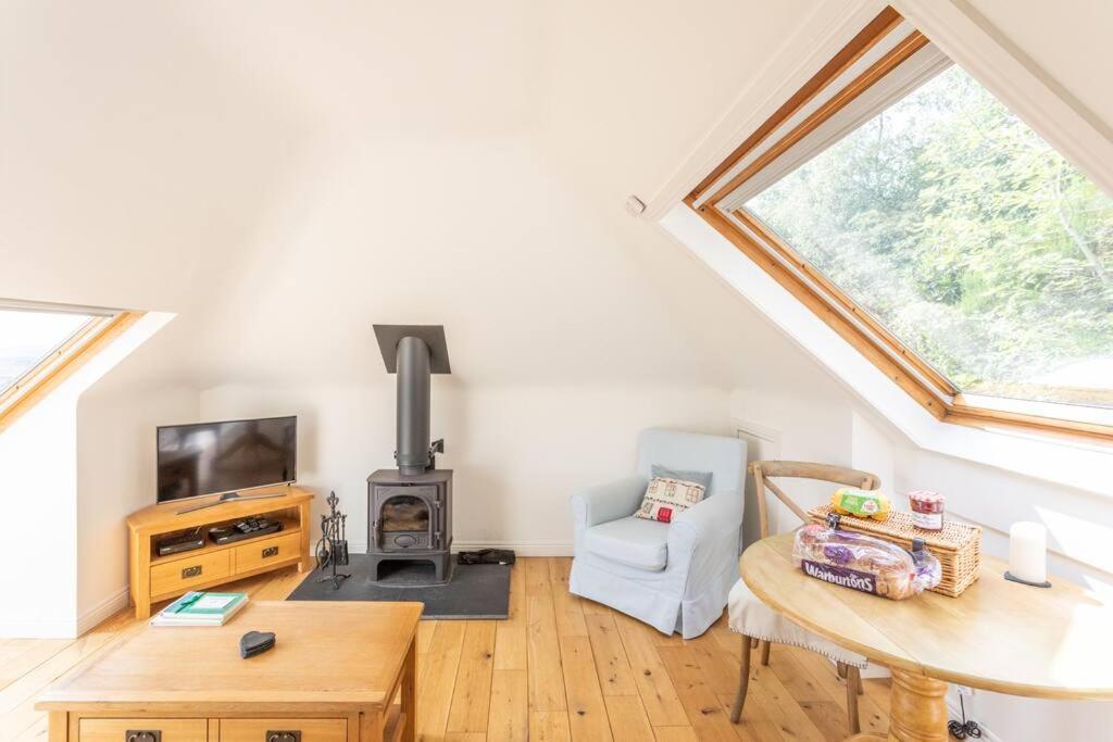 The Mews - A Cottage With A Spectacular Lake View Port Of Menteith Bagian luar foto