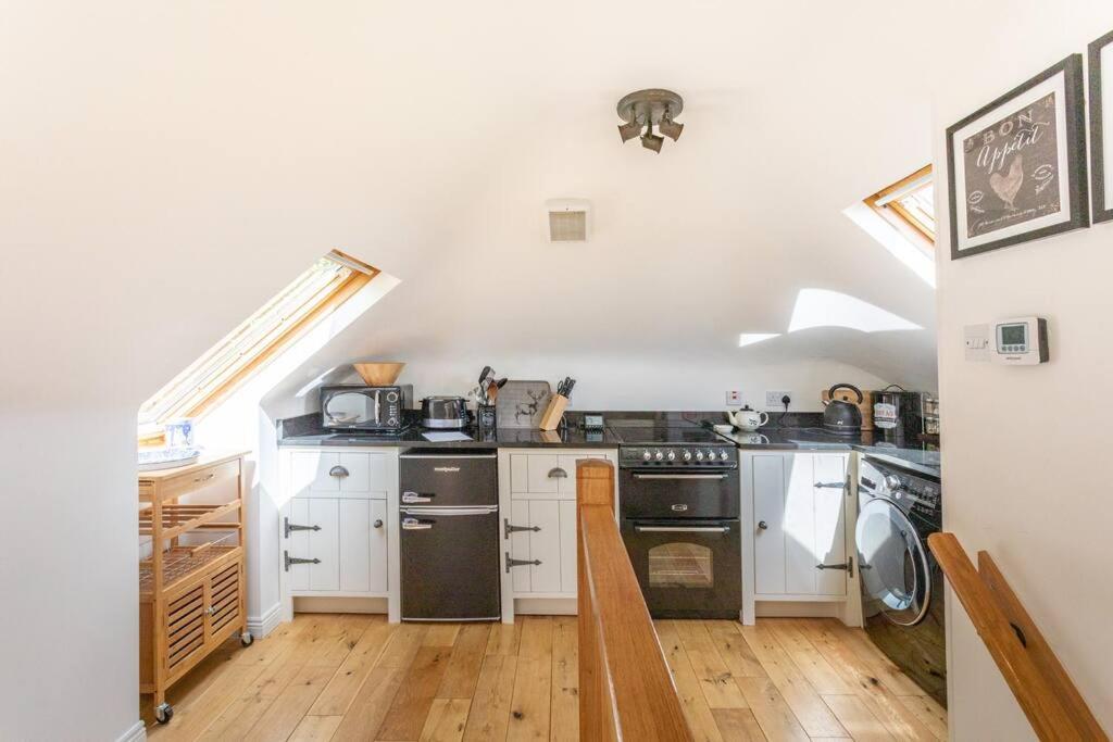 The Mews - A Cottage With A Spectacular Lake View Port Of Menteith Bagian luar foto