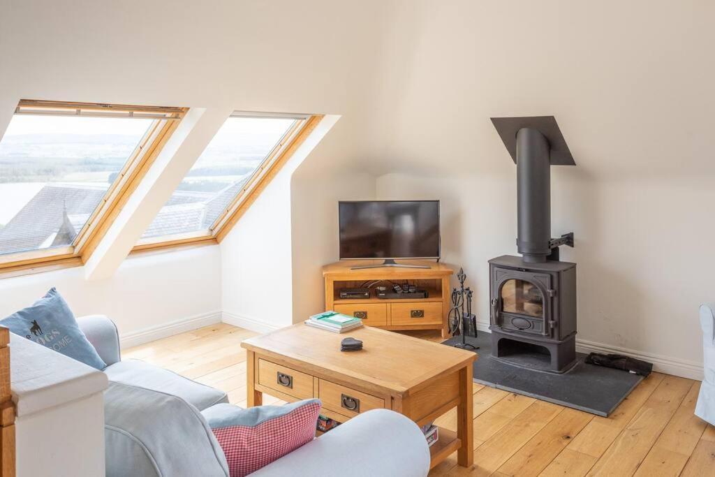 The Mews - A Cottage With A Spectacular Lake View Port Of Menteith Bagian luar foto